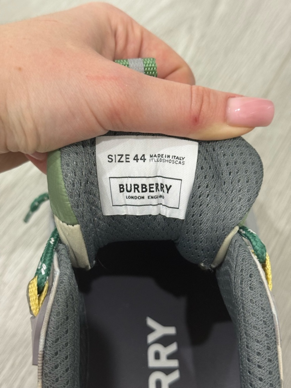 Burberry Sneakers Check Print Green/Beige – Size 10 – Authentic - Picture 11 of 12